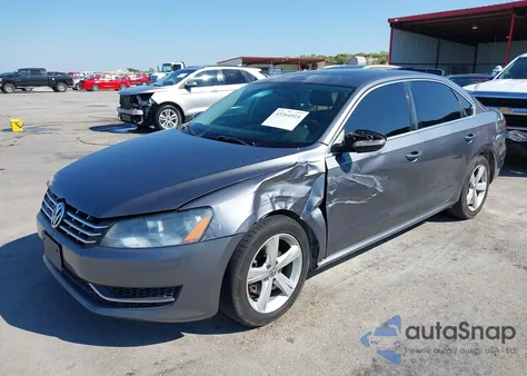 2012 Volkswagen Passat 2.5L Se z USA, uszkodzony, nr VIN 1VWBH7A33CC044187